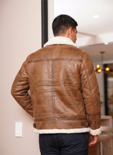 Cargar imagen en el visor de la galería, CHAQUETA BROWN PILOT
