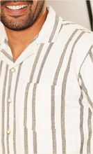 Cargar imagen en el visor de la galería, CAMISA SLIM FIT OBED MC
